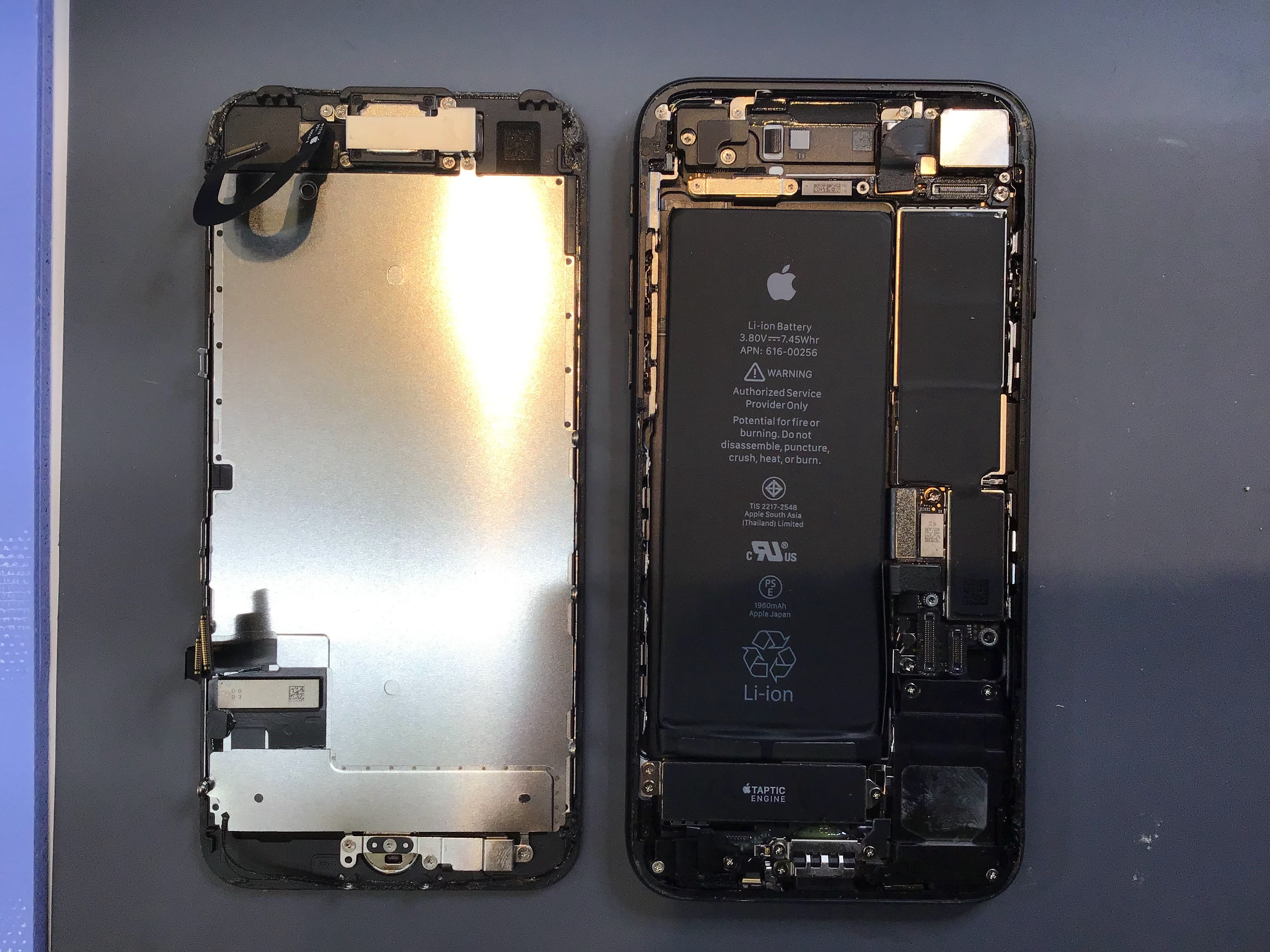 iPhoneのバッテリー交換は、データそのまま・即日修理のスマホ修理工房京王聖蹟桜ヶ丘ショッピングセンターB館店へ！